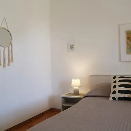 Hart Apartment *